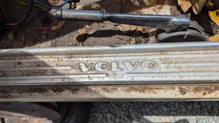 03 1965 Volvo Amazon Wagon in California junkyard photo by Murilee Martin