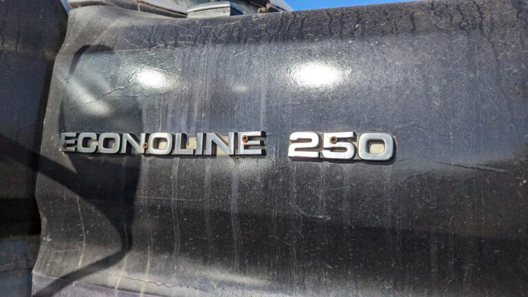 29 1990 Ford Econoline Vibe Palace Van in Colorado junkyard photo by Murilee Martin