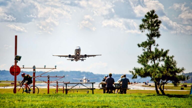 USA Arlington ©Bill Chizek shutterstock 1329492878 RFE