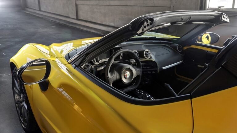 2015 alfa romeo 4c spider 10 1