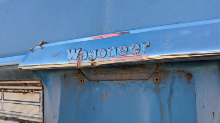 68 1975 Jeep Wagoneer in Colorado junkyard photo by Murilee Martin