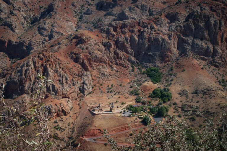 The approach to Noravank Monastery