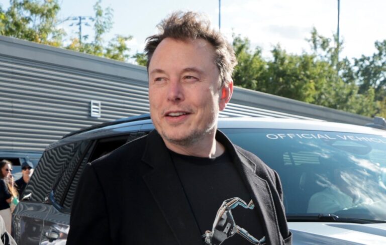 1728565319 Elon Musk GettyImages 2171035708