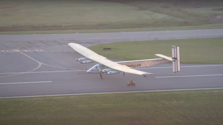 1 solar powered aircraft achieves groundbreaking 22 hour autonomous flight