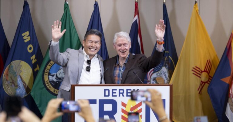 1480738 me derek tran clinton rally17 rs