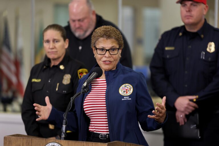 1490348 la me karen bass presser 01