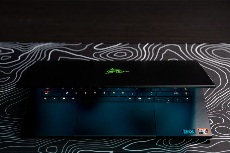 257655 Razer Blade 16 laptop 2025 5090 ADiBenedetto 0010