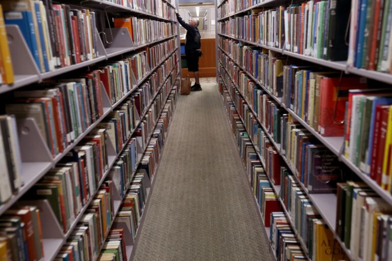 1331767 me 0806 homeless element downtown library gem 008