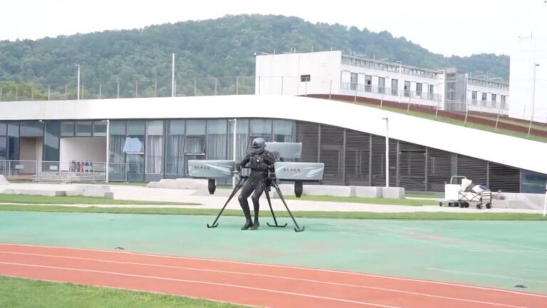 1 chinese wearable evtol jetpack makes historic first flight